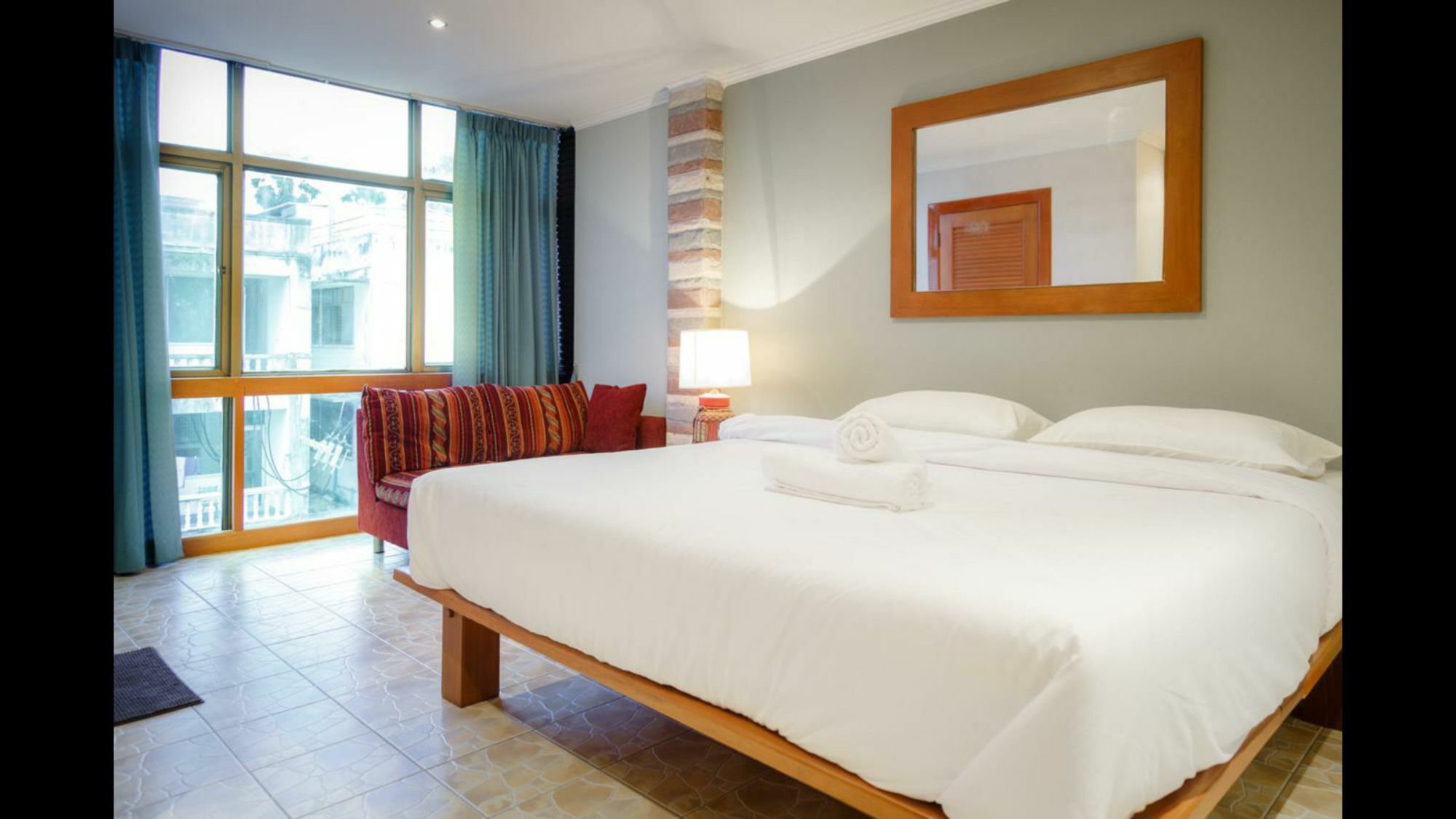 Avenue Beach Hotel Jomtien Beach Exterior photo